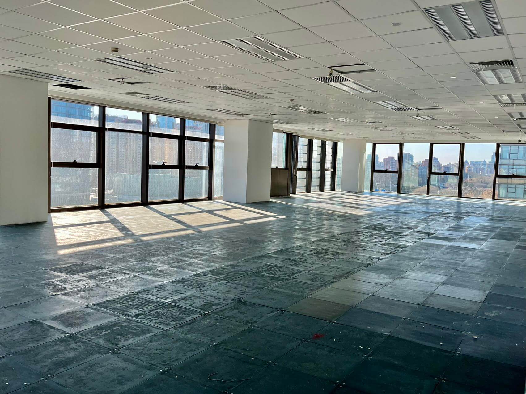凤凰置地广场      4500 平米办公室   